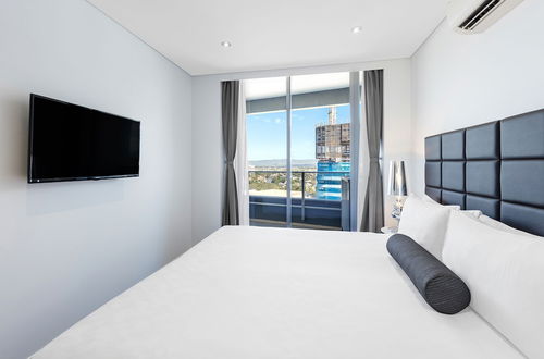 Photo 12 - Meriton Suites Broadbeach, Gold Coast