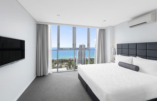 Foto 3 - Meriton Suites Broadbeach, Gold Coast