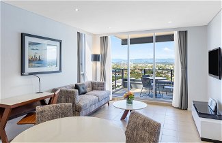 Photo 1 - Meriton Suites Broadbeach, Gold Coast