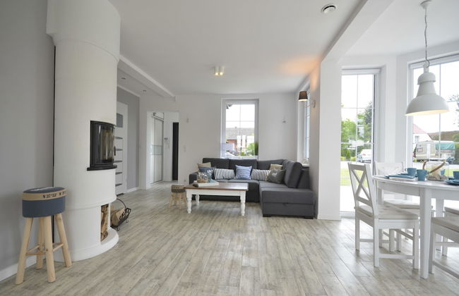 A Luxury Villa in a Seaside Village.living Room, 2 Bedrooms, 2 Bathrooms, Garden - Foto 9