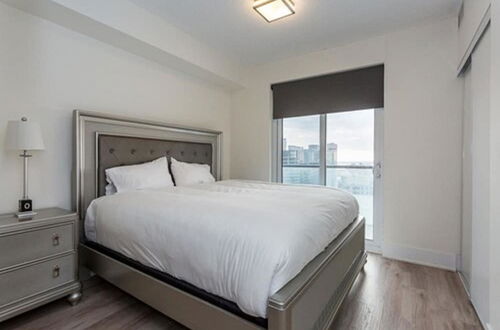 Photo 8 - Toronto Rooms and Suites