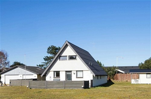 Photo 1 - 8 Person Holiday Home in Glesborg