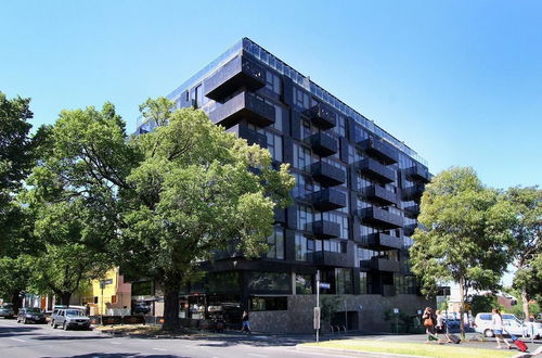 Photo 17 - GEORGE, 1BDR North Melbourne Apartment