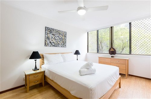 Photo 4 - Byron Pacific Apartments