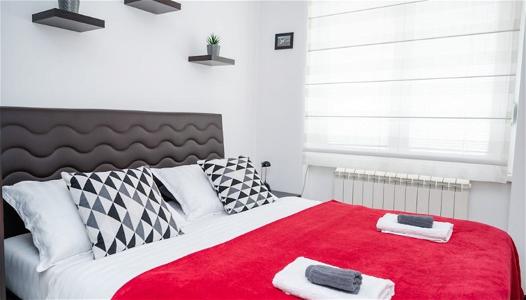 Photo 1 - Bright 1bdr Apartment in the City Center