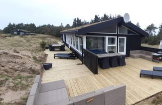 Foto 1 - 12 Person Holiday Home in Lokken