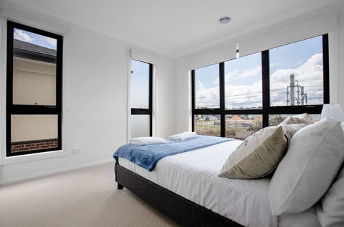 Photo 4 - Captivating Large 4br@narre Warren