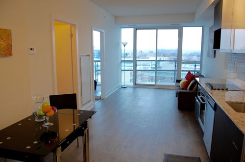 Photo 6 - Shops at Don Mills Furnished Apartments