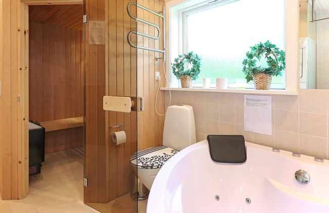 8 Person Holiday Home in Vejby - Foto 17