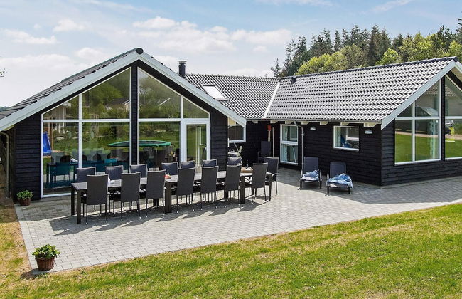 14 Person Holiday Home in Glesborg - Foto 1