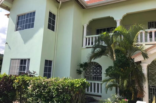 Photo 1 - Beautiful 2-bed Apartment in Sunny Jamaica
