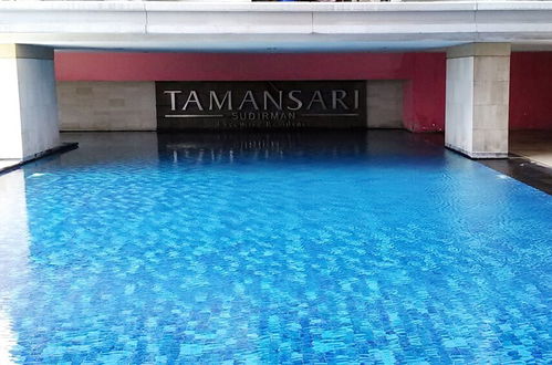 Photo 16 - Cozy Studio Apartment With City View At Tamansari Sudirman