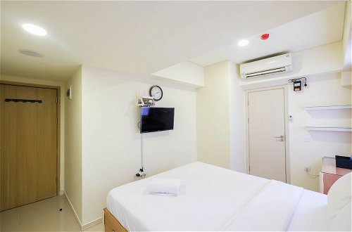 Photo 8 - Comfy And Homey Studio Room At Meikarta Apartment