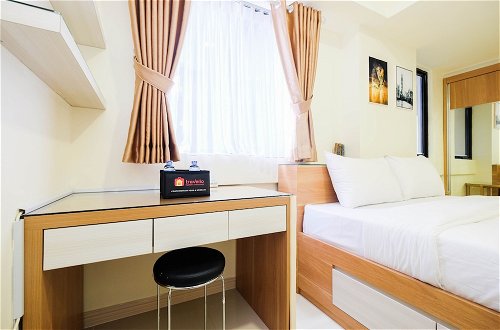 Foto 5 - Comfy And Homey Studio Room At Meikarta Apartment