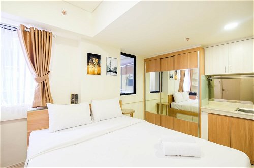 Foto 4 - Comfy And Homey Studio Room At Meikarta Apartment