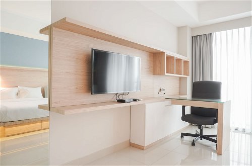 Foto 8 - Cozy Stay Studio Apartment at Nine Residence