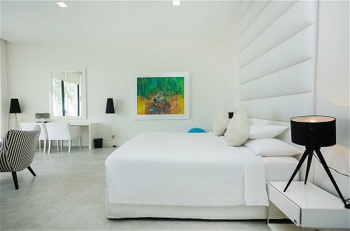 Photo 32 - Green Turtle Villa by The Serendipity Collection