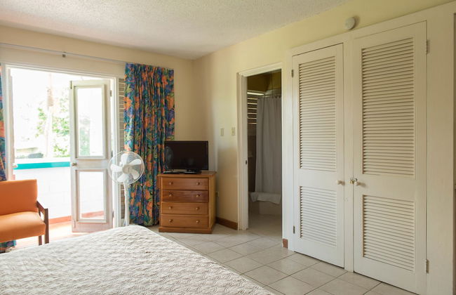 Point Village Studios and Suites - Foto 9