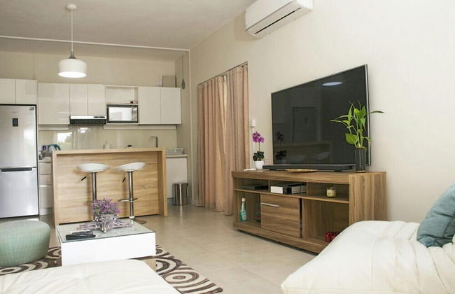 Modern 2-bed Sleeps 4 With Balcony - Photo 2
