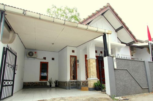 Foto 1 - D'Java Homestay Seturan by The GrandJava