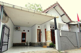 Foto 1 - D'Java Homestay Seturan by The GrandJava