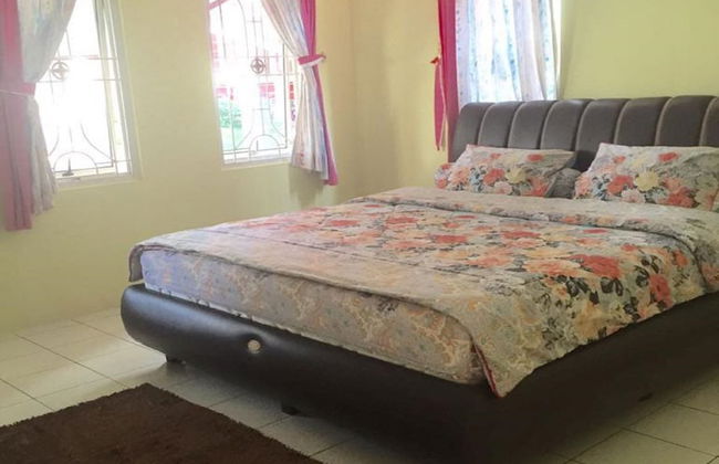 Villa Kota Bunga Camelia - Foto 4