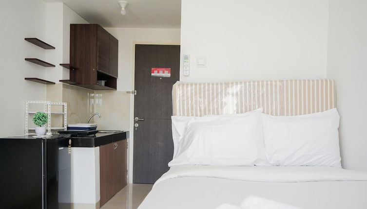 Foto 1 - Comfy And Minimalist Studio Room At Serpong Garden Apartment