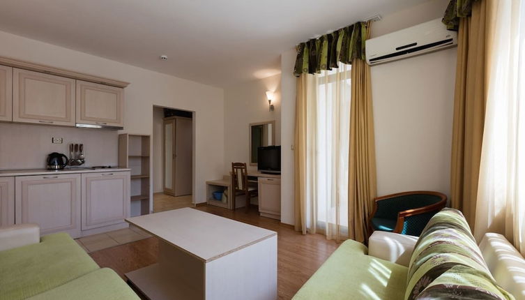 Photo 1 - One Bedroom Apartment with Balcony