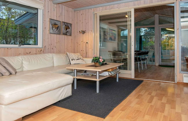 8 Person Holiday Home in Knebel - Foto 10