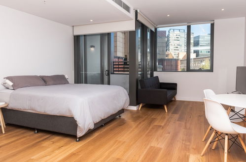 Photo 3 - Modern Apartment in Darling Harbour