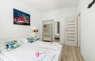 Photo 2 - Apartment Poznan Wozna by Renters