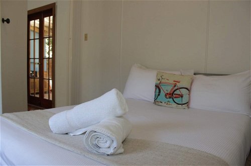 Photo 1 - Eclectic 1 Bedroom Apartment in the Heart of Palm Beach