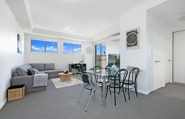 Wentworthville 2 Bedrooms Apartment with Free Parking by KozyGuru - Photo 1