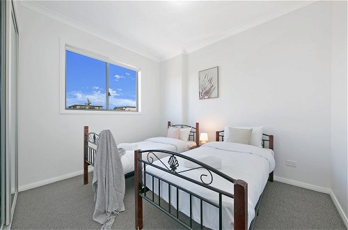Photo 3 - Wentworthville 2 Bedrooms Apartment with Free Parking by KozyGuru