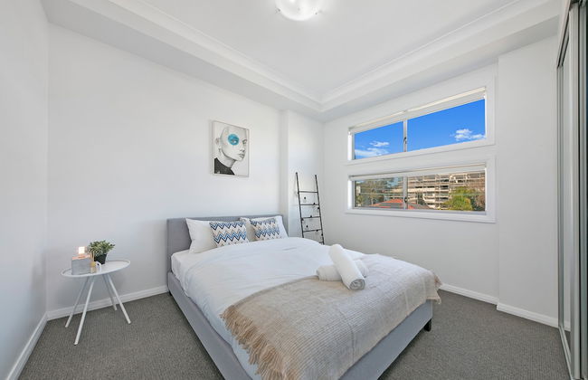 Wentworthville 2 Bedrooms Apartment with Free Parking by KozyGuru - Photo 2