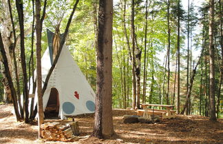 Photo 2 - Chimo Refuges Treehouse Resort