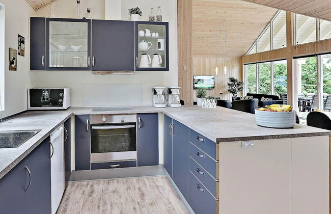Pet Friendly Holiday Home in Dronningmølle near Sea - Foto 14