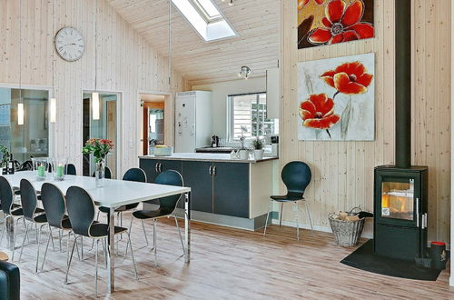 Photo 11 - Pet Friendly Holiday Home in Dronningmølle near Sea