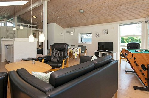 Photo 12 - 11 Person Holiday Home in Glesborg