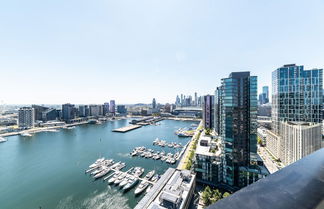 Photo 1 - Pars Apartments Collins Wharf Docklands