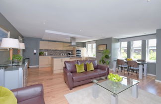 Photo 1 - Contemporary Apartment Close to Aberdeen City Centre