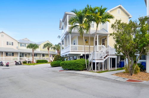 Photo 1 - Coral Garden by Avantstay Great Location w/ Balcony & Shared Pool