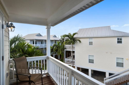 Photo 5 - Coral Garden by Avantstay Great Location w/ Balcony & Shared Pool