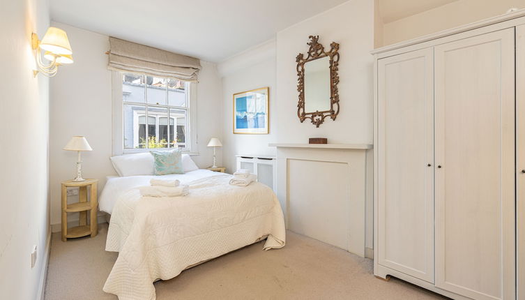 Photo 1 - JOIVY Elegant 2-Bed Mews Flat Near Buckingham Palace