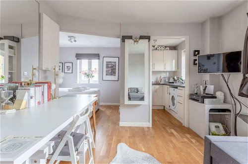 Photo 8 - Chic and Cosy 1 Bed Flat in Nw-london