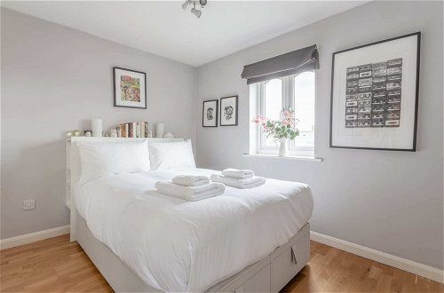 Photo 11 - Chic and Cosy 1 Bed Flat in Nw-london