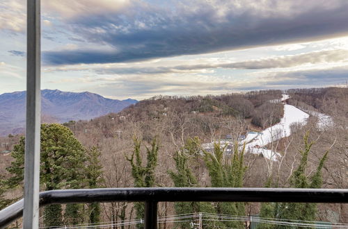 Foto 31 - Gatlinburg Summit Smoky Mountains View