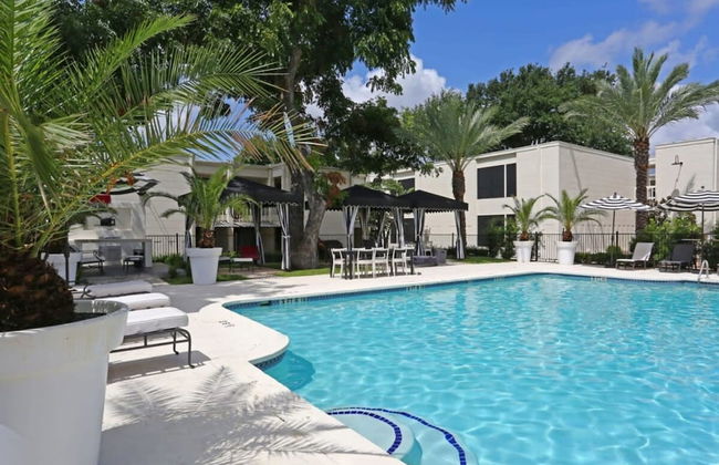 Chic 2BR Near Triangle With King Beds Fast Wifi - Foto 11