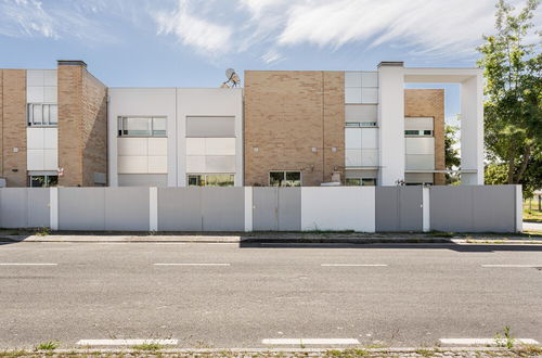 Foto 39 - JOIVY Sleek House W/Balcony & 2 Terraces In Porto