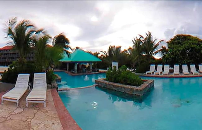 Sapphire Beach Resort - Photo 13